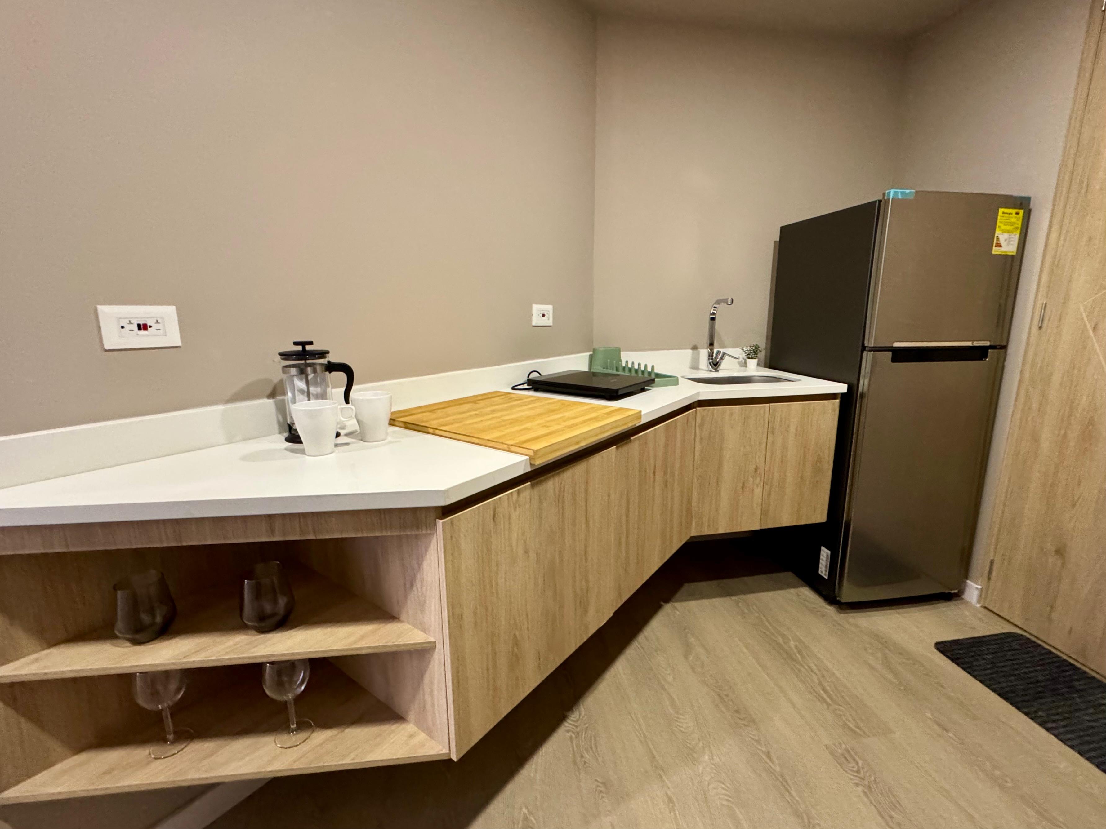 Baño moderno en suite de Flat119